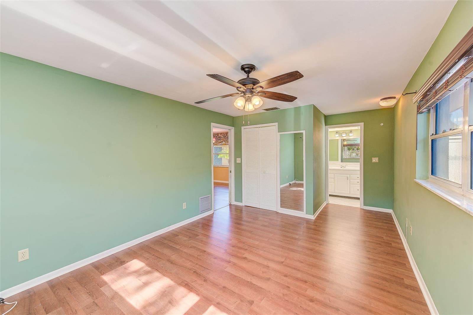 Image 38 of 71 For 14690 Imperial Point Drive S