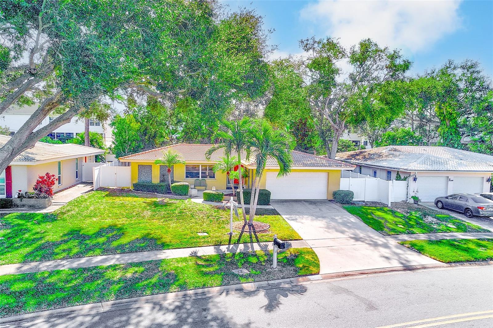 Image 4 of 71 For 14690 Imperial Point Drive S