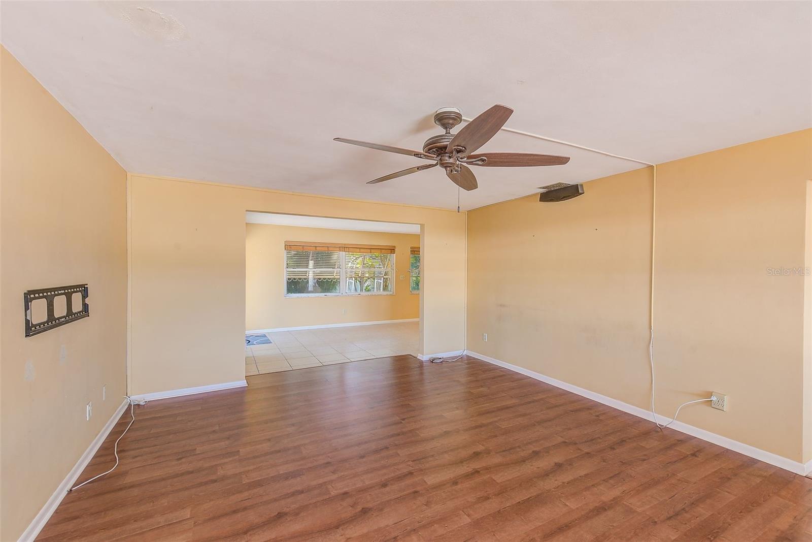 Image 49 of 71 For 14690 Imperial Point Drive S