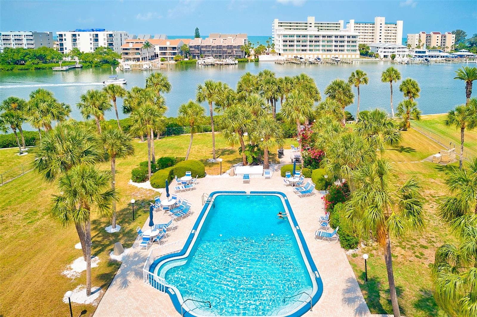 Image 65 of 71 For 14690 Imperial Point Drive S