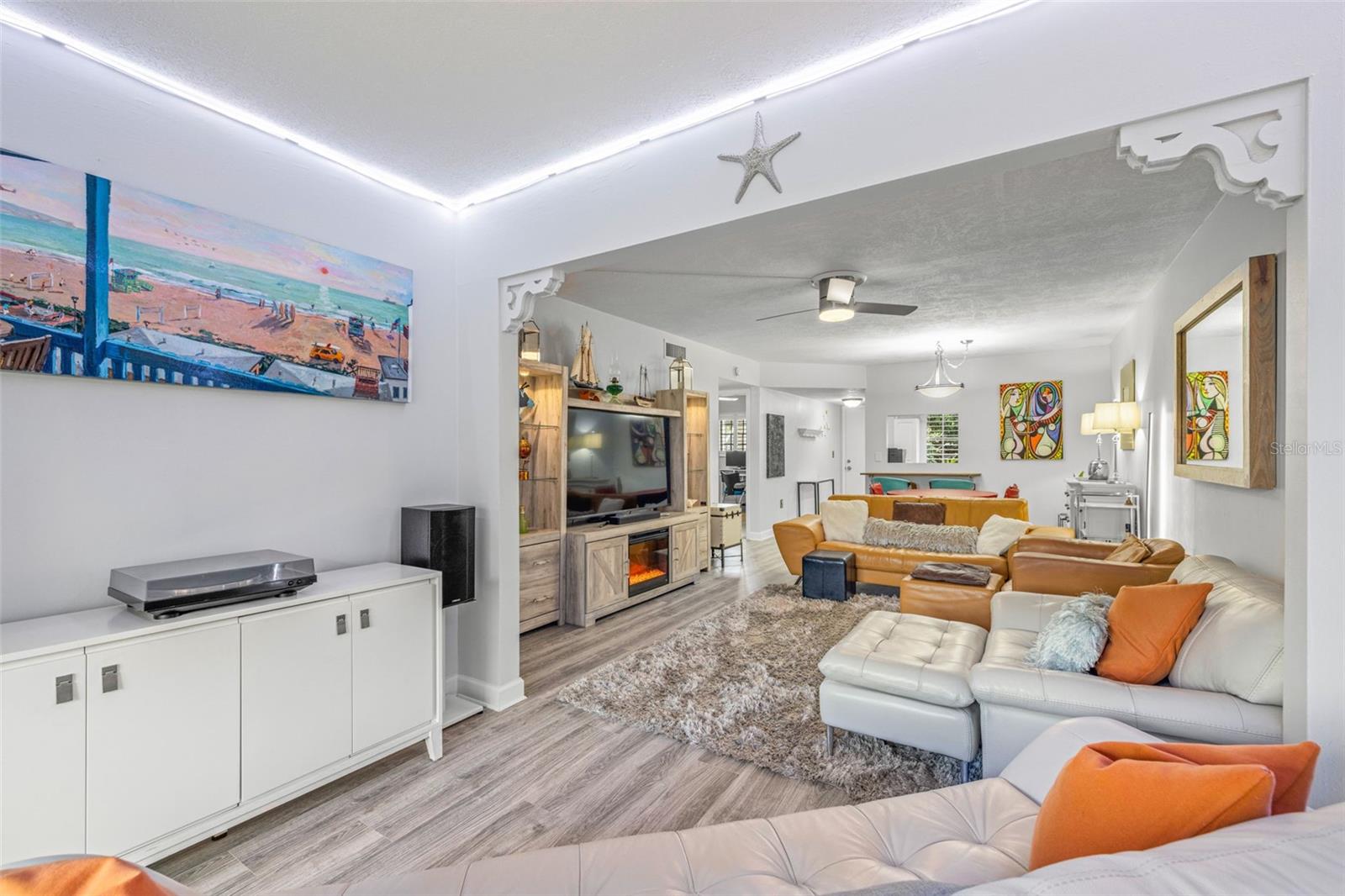 Image 17 of 41 For 946 Virginia Street 207