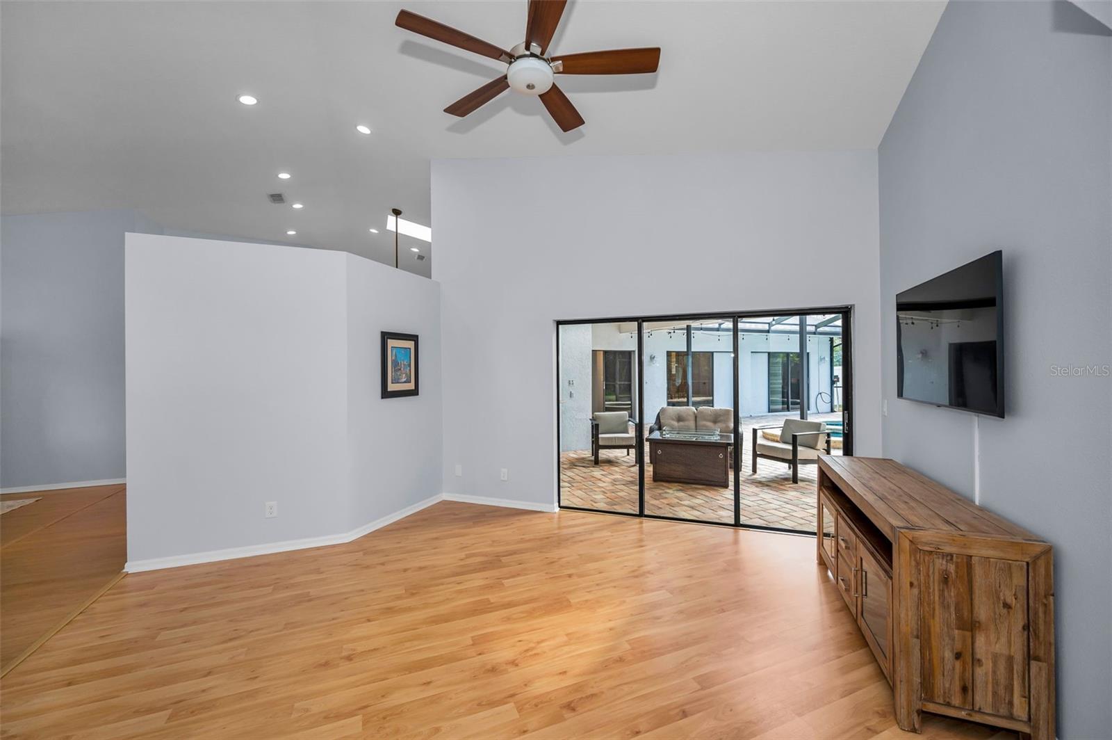 Image 15 of 58 For 3021 Crest Drive