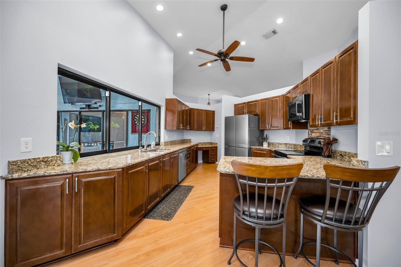 Image 19 of 58 For 3021 Crest Drive