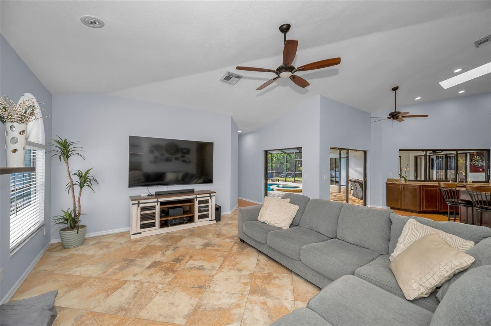 Image 28 of 58 For 3021 Crest Drive