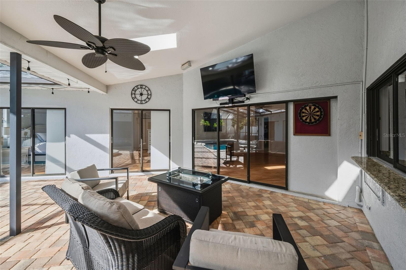 Image 5 of 58 For 3021 Crest Drive