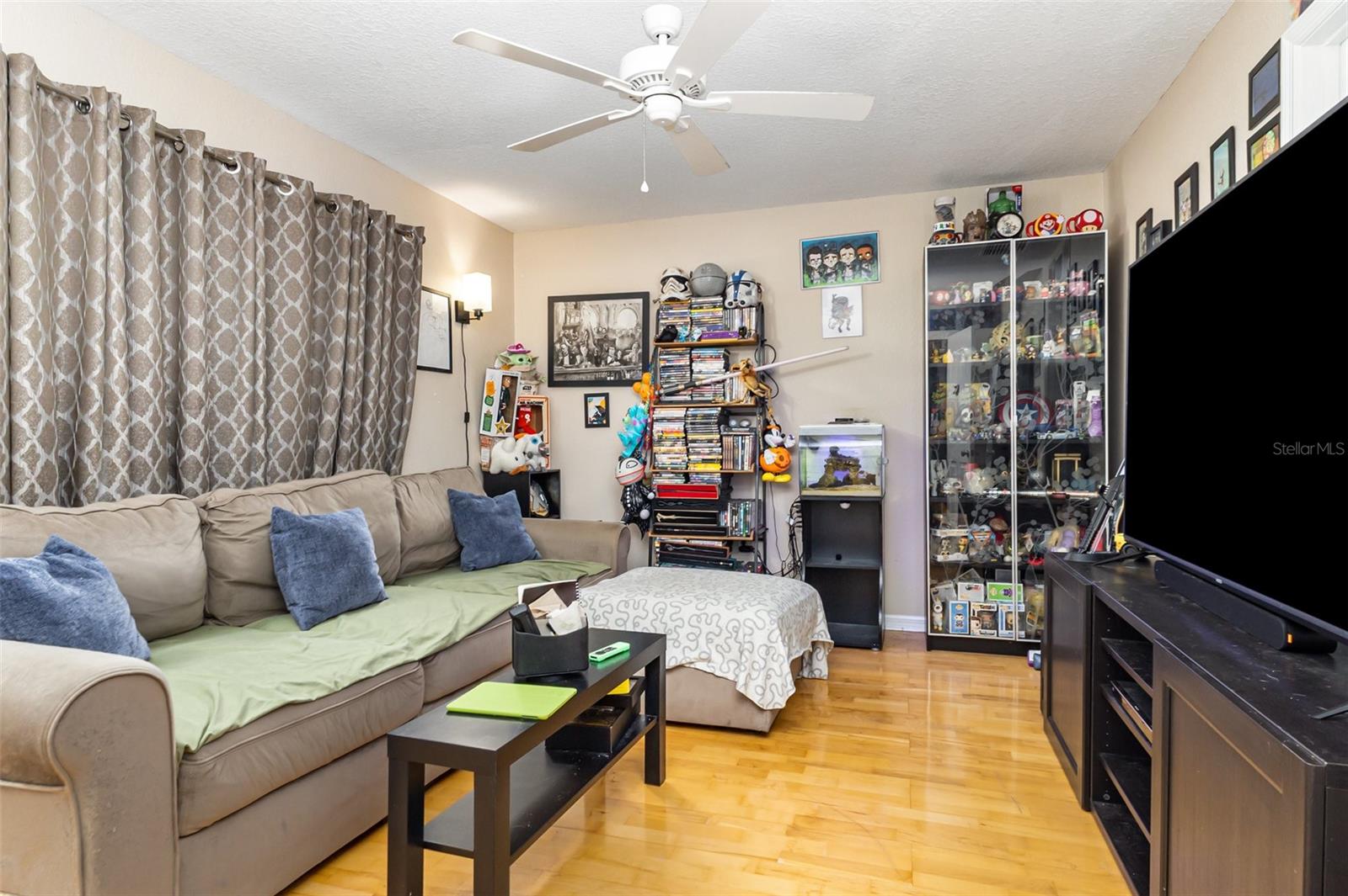 Image 11 of 22 For 302 Vista Loop