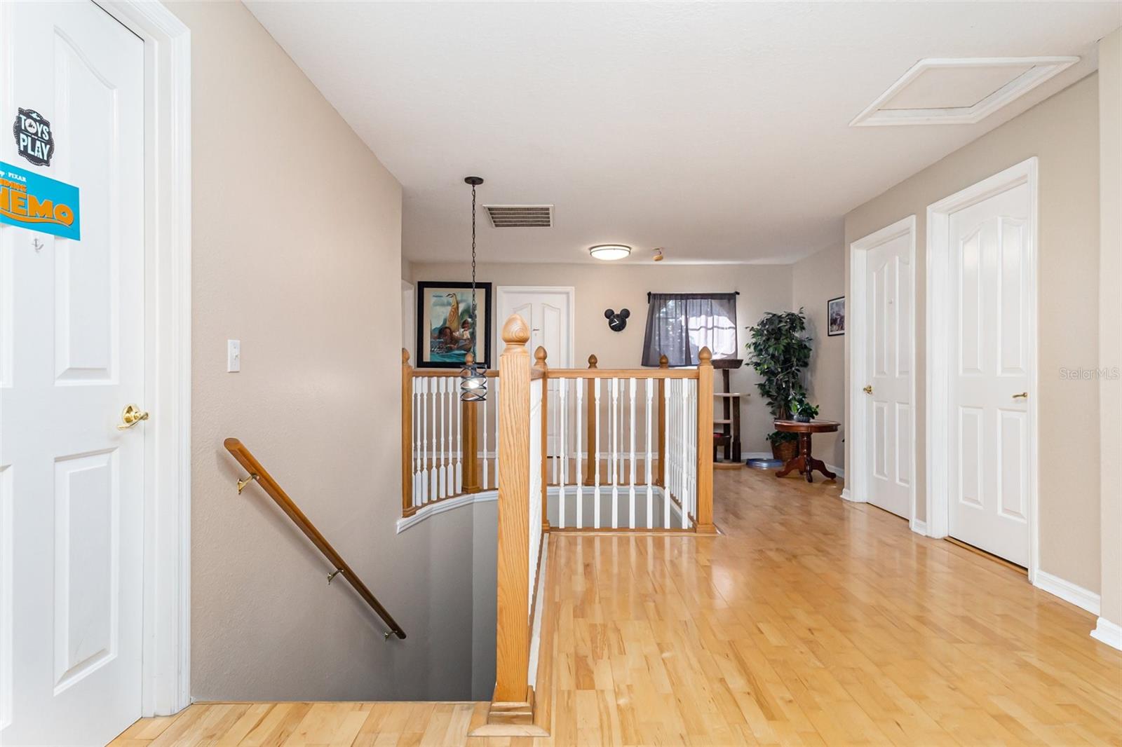 Image 20 of 22 For 302 Vista Loop