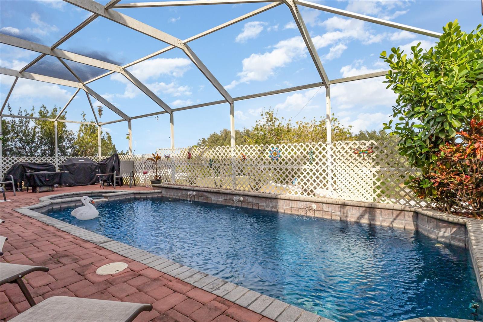 Image 22 of 22 For 302 Vista Loop