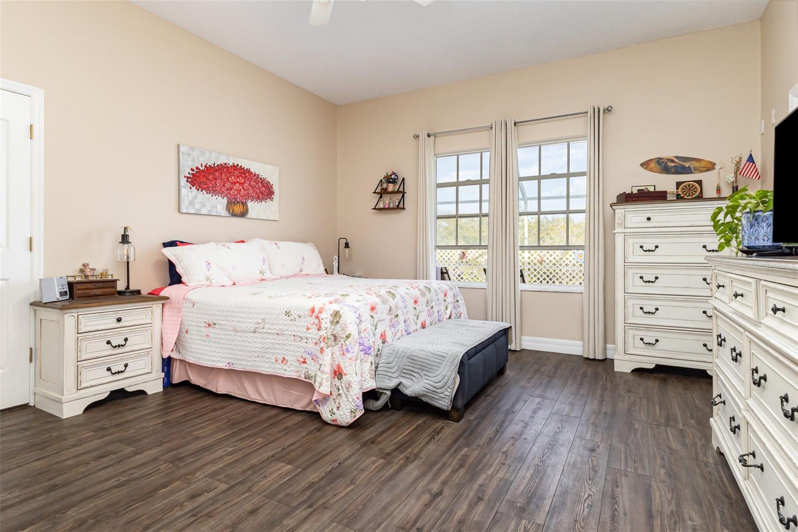 Image 8 of 22 For 302 Vista Loop