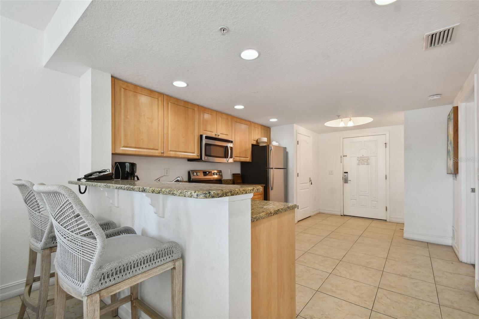 Image 12 of 47 For 11605 Gulf Boulevard 208