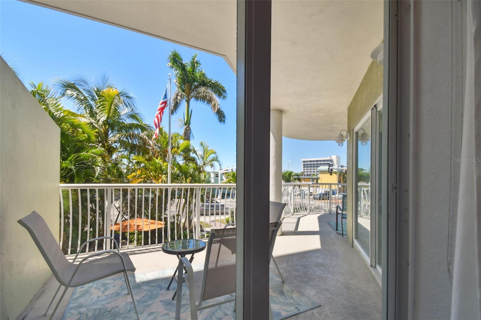 Image 26 of 47 For 11605 Gulf Boulevard 208