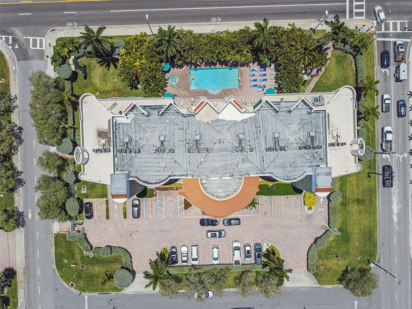 Image 43 of 47 For 11605 Gulf Boulevard 208