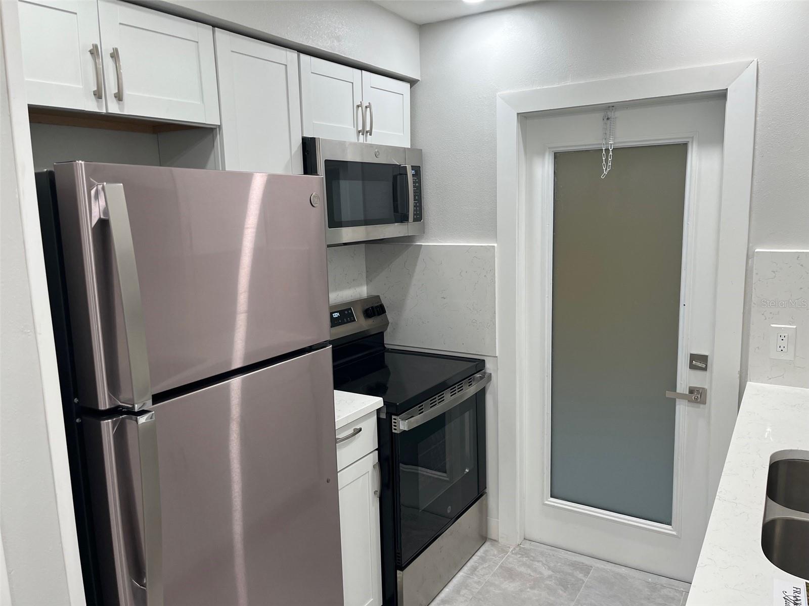 Image 6 of 14 For 1605 Pass A Grille Way 3