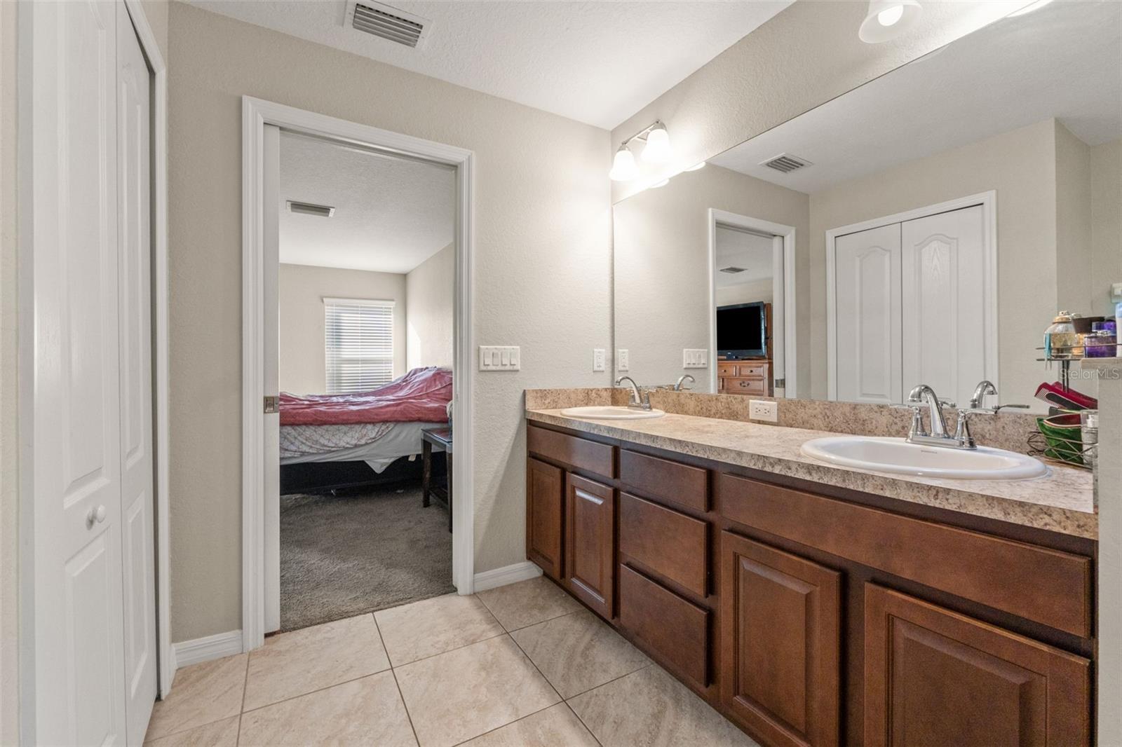 Image 18 of 42 For 11428 Pelican Avenue