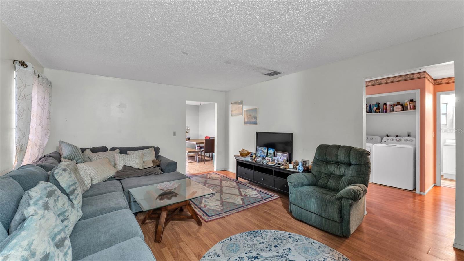 Image 4 of 19 For 512 Lake Dexter Boulevard