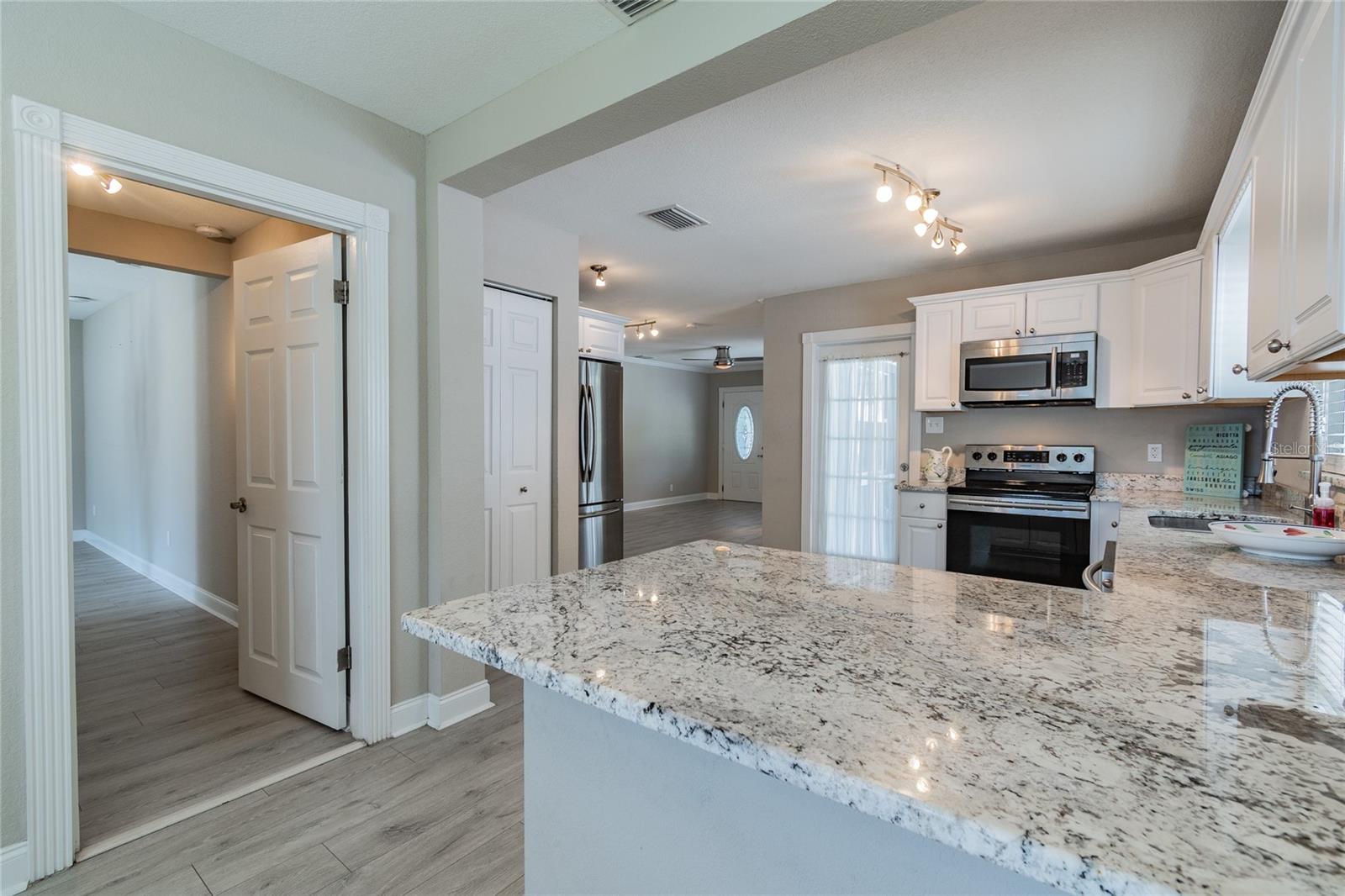 Image 14 of 51 For 4106 Carmen Street