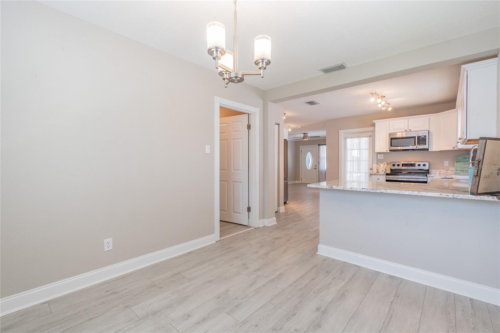 Image 19 of 51 For 4106 Carmen Street