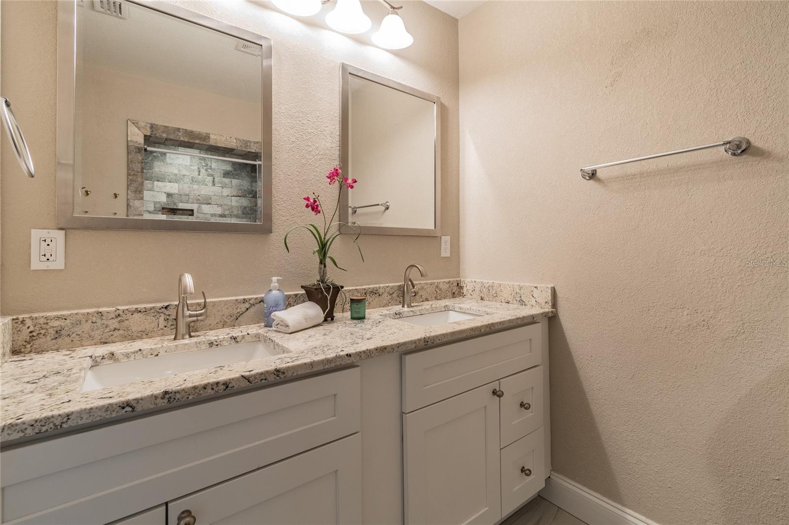 Image 26 of 51 For 4106 Carmen Street