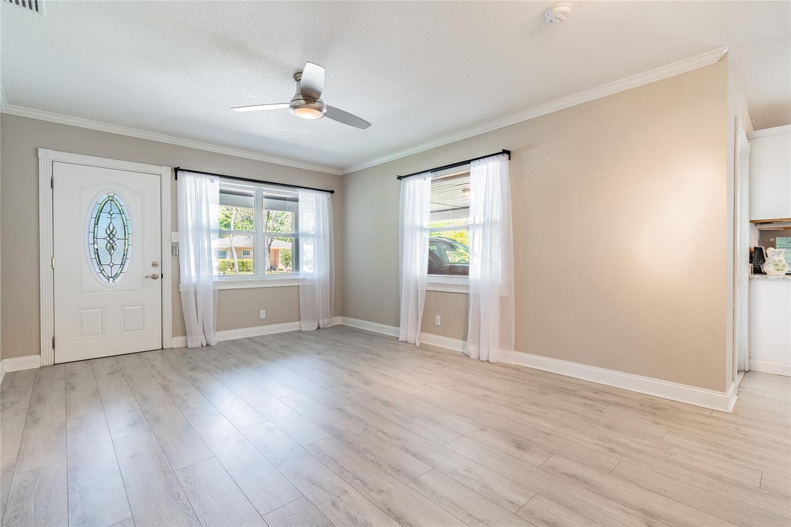 Image 5 of 51 For 4106 Carmen Street