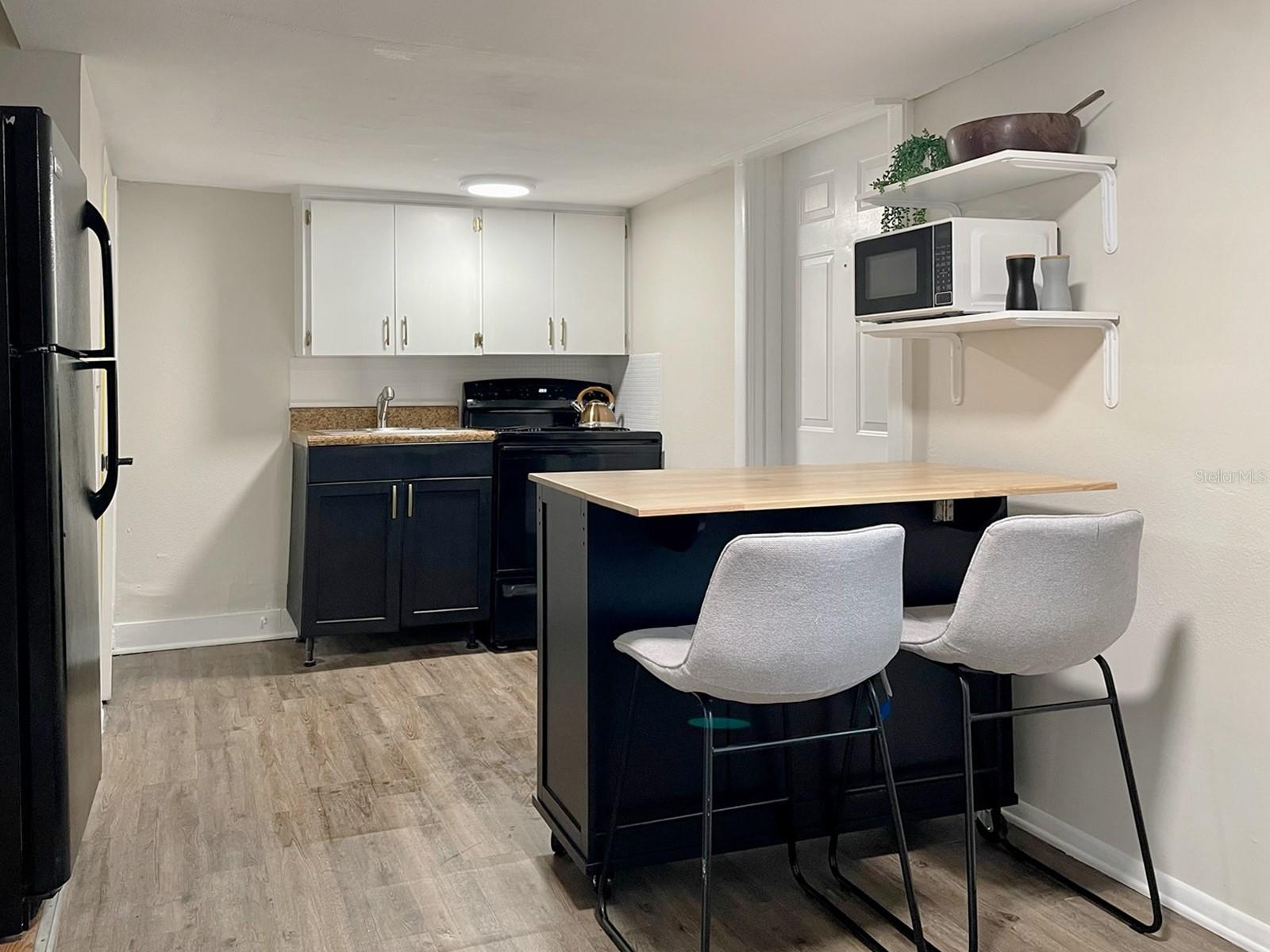 Image 2 of 8 For 333 9th Avenue N B