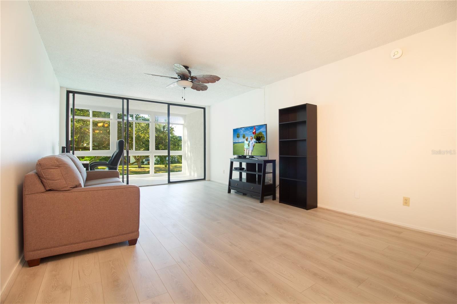 Image 5 of 45 For 14130 Rosemary Lane 4211