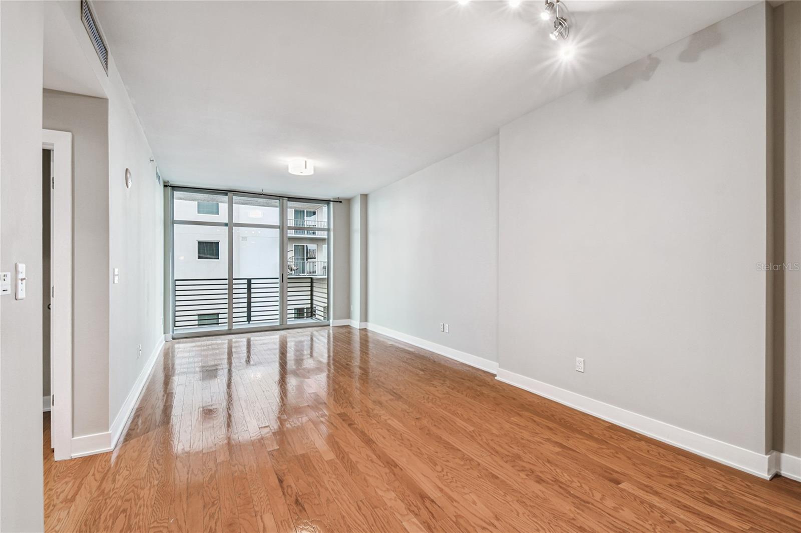 Image 11 of 86 For 1120 Kennedy Boulevard 1028