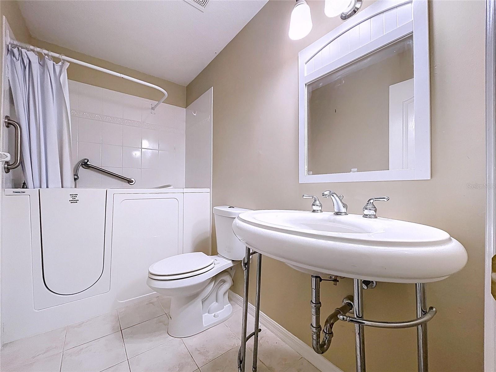 Image 14 of 25 For 18736 Bent Pine Dr Drive