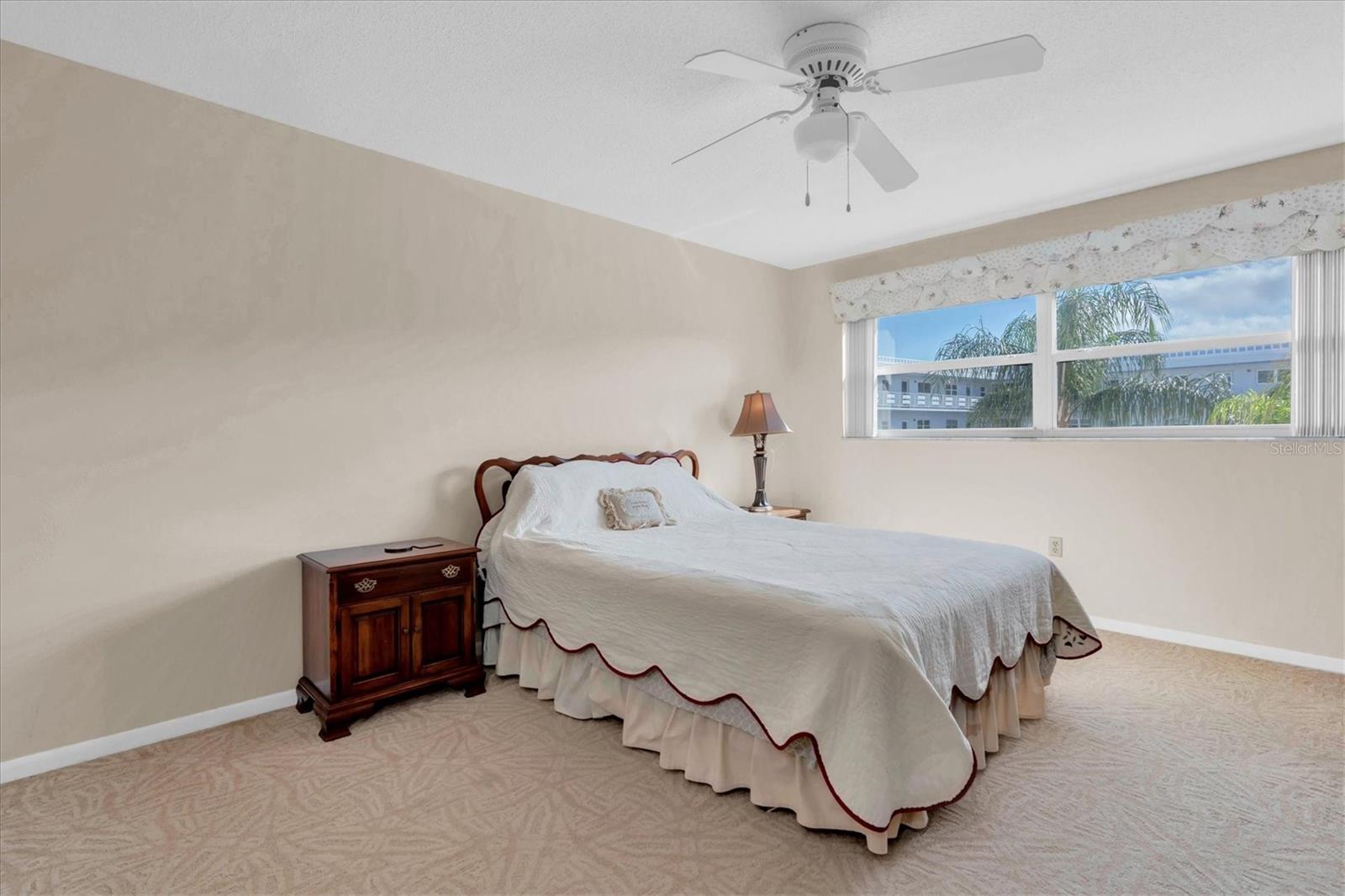 Image 18 of 36 For 5575 Gulf Boulevard 332