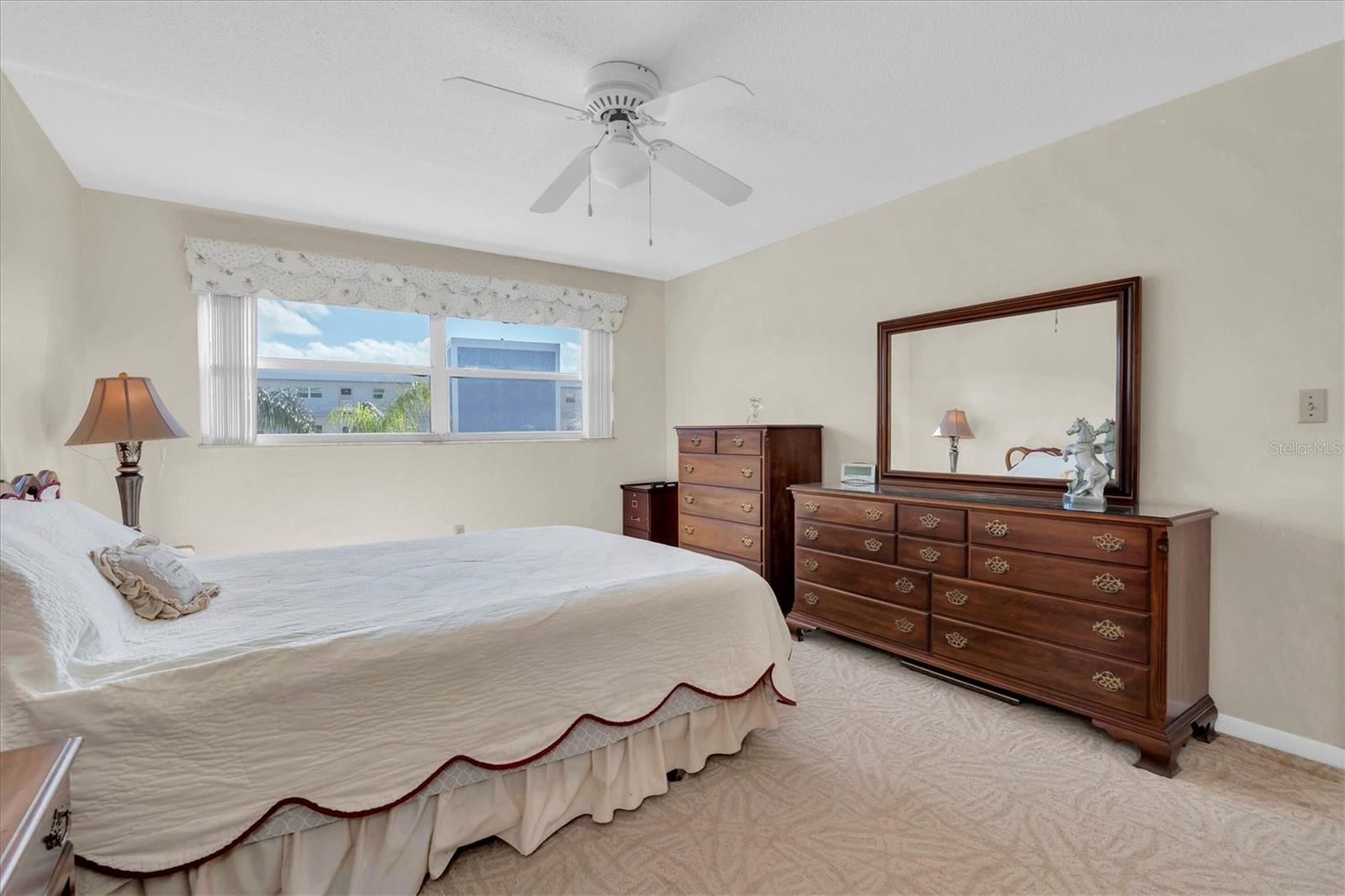 Image 20 of 36 For 5575 Gulf Boulevard 332