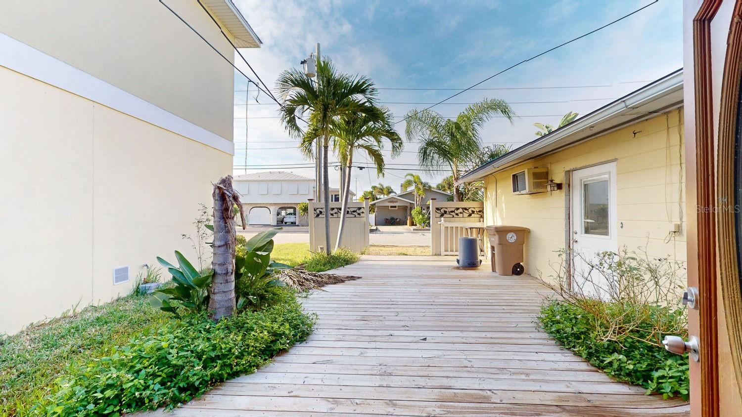 Image 13 of 52 For 14906 Bayshore Drive