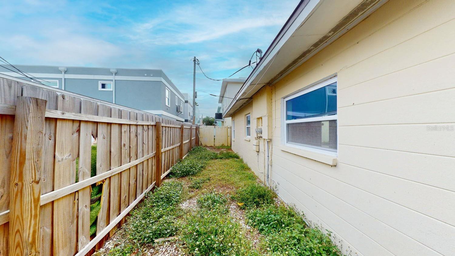 Image 27 of 52 For 14906 Bayshore Drive