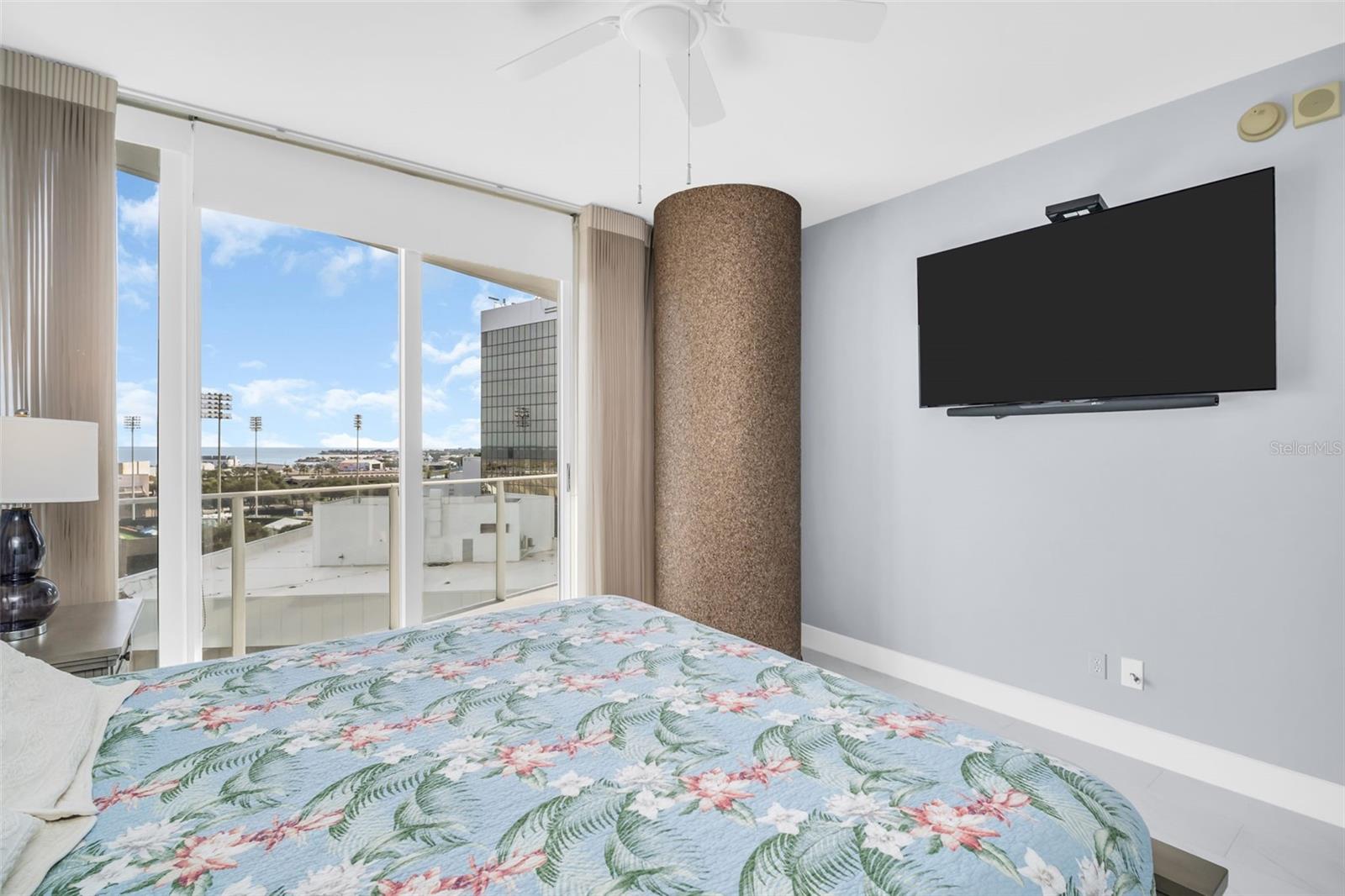 Image 14 of 46 For 175 1st Street S 905