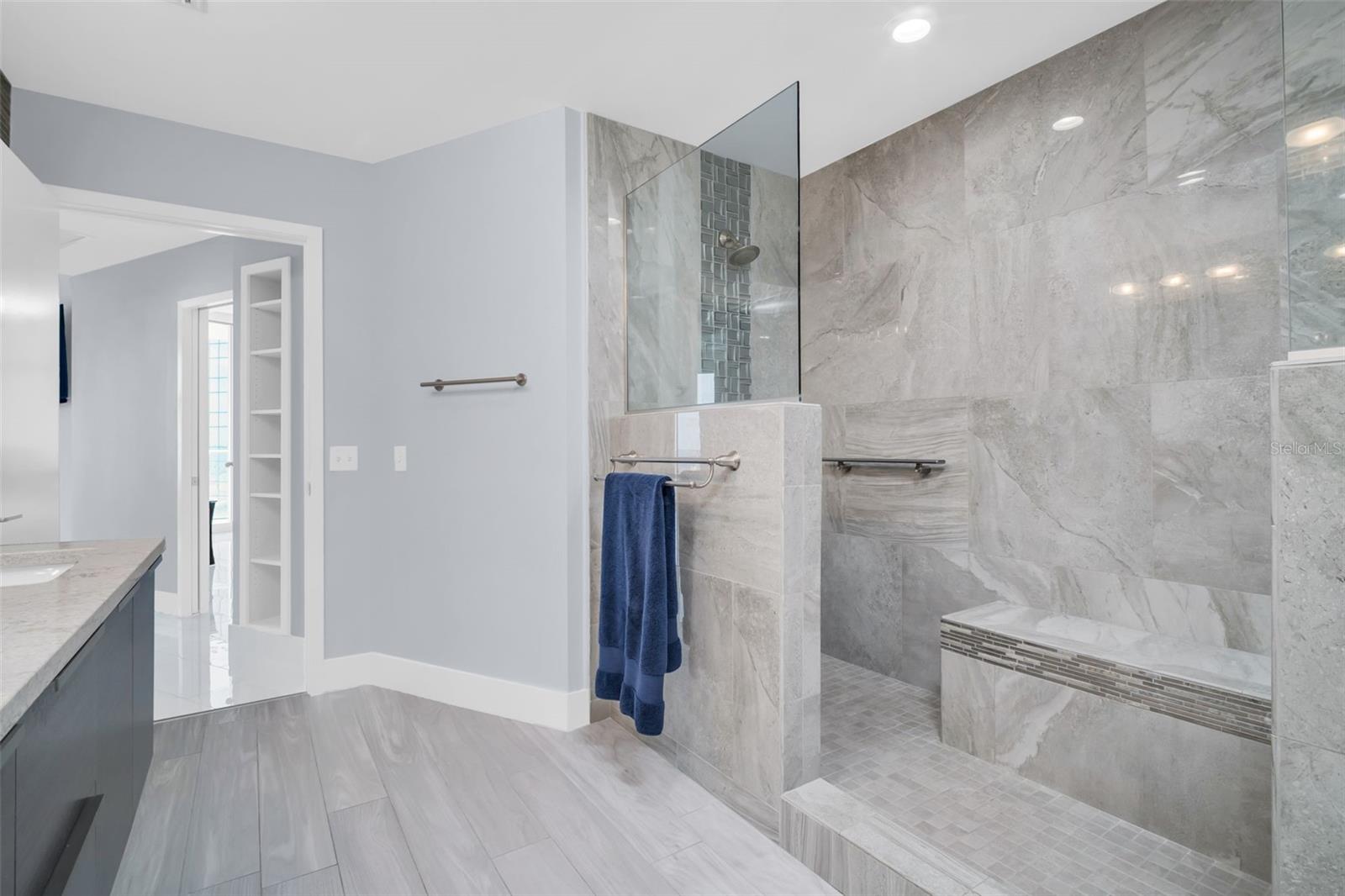 Image 17 of 46 For 175 1st Street S 905