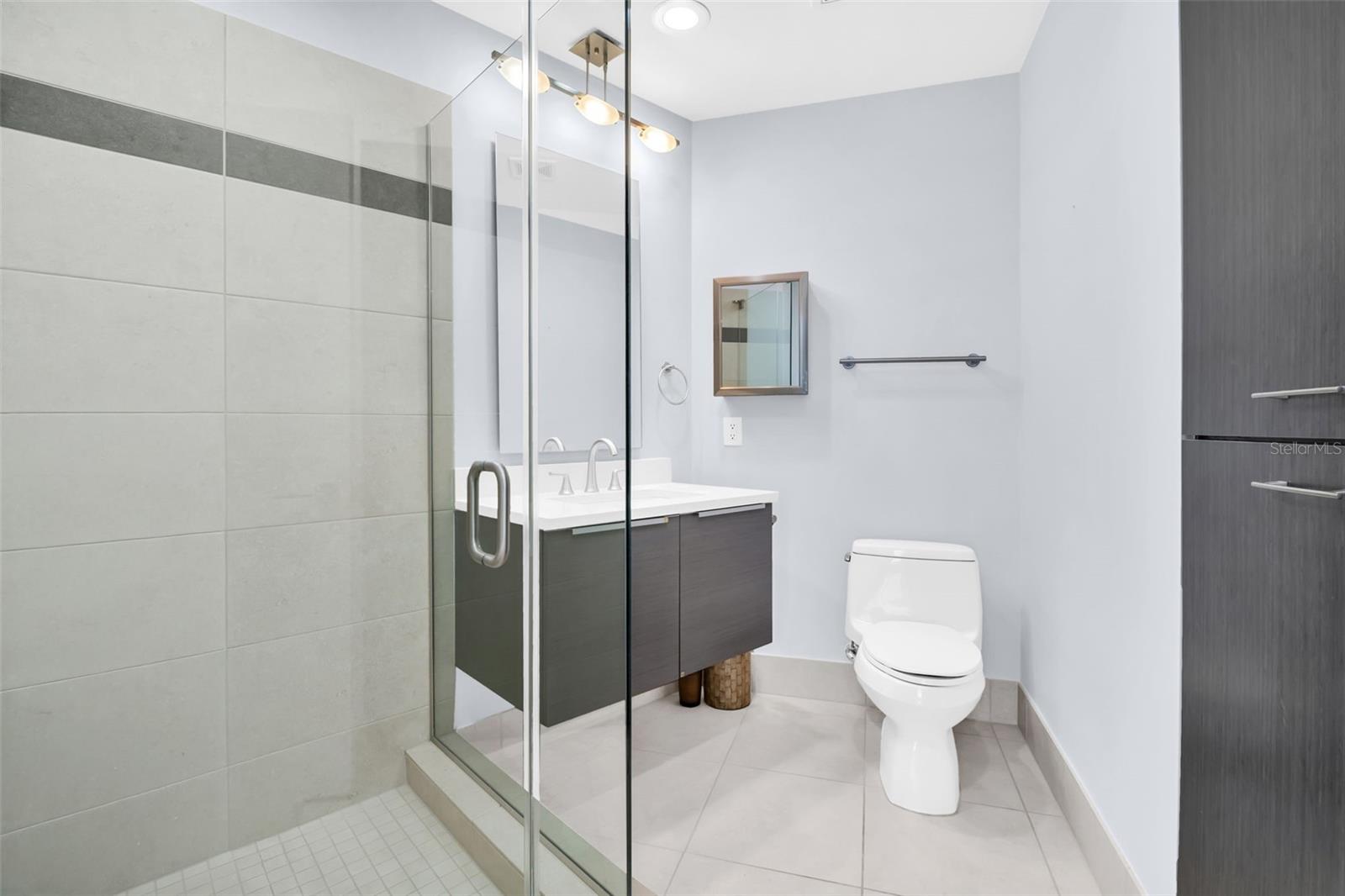 Image 25 of 46 For 175 1st Street S 905