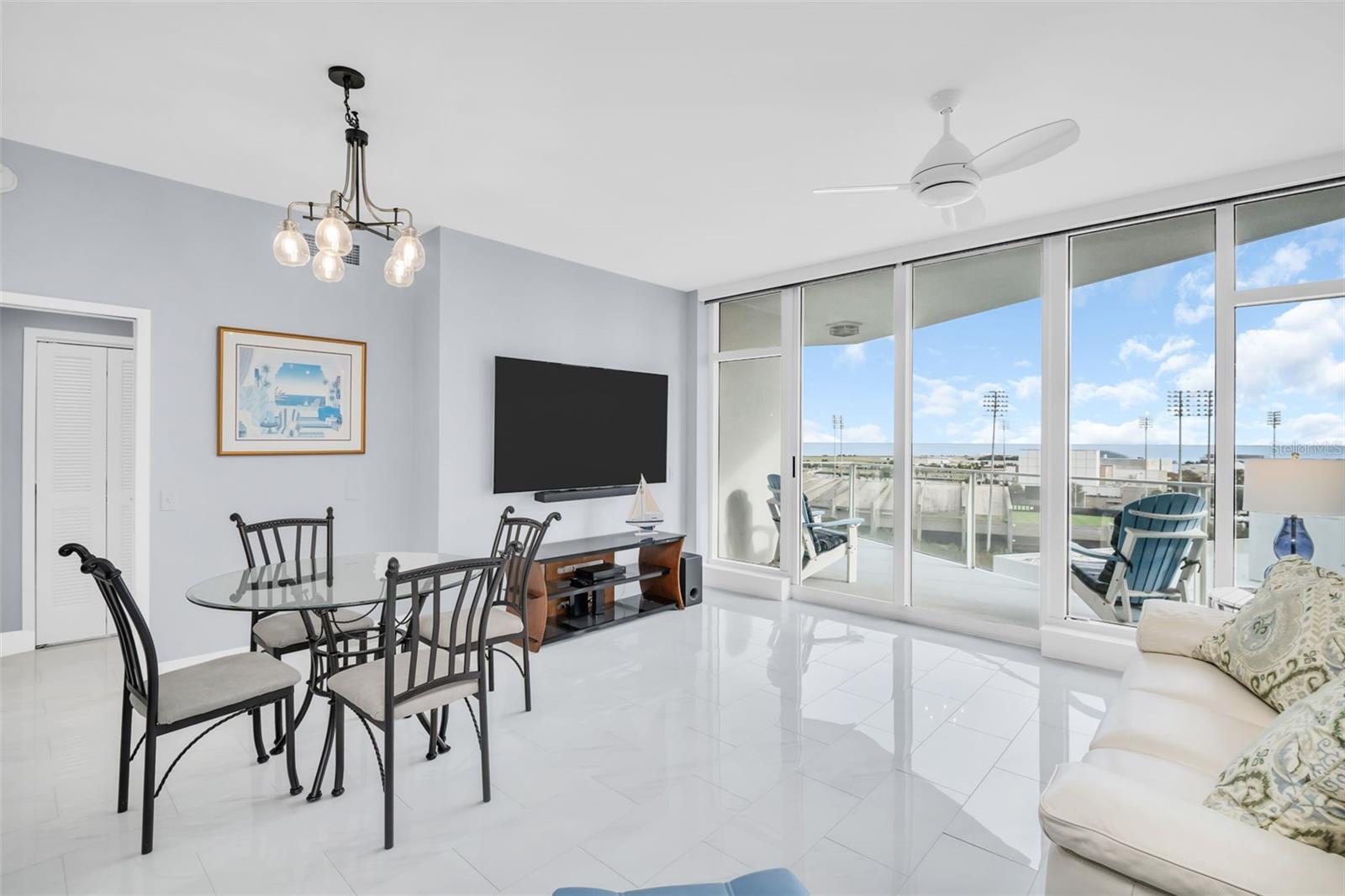 Image 3 of 46 For 175 1st Street S 905