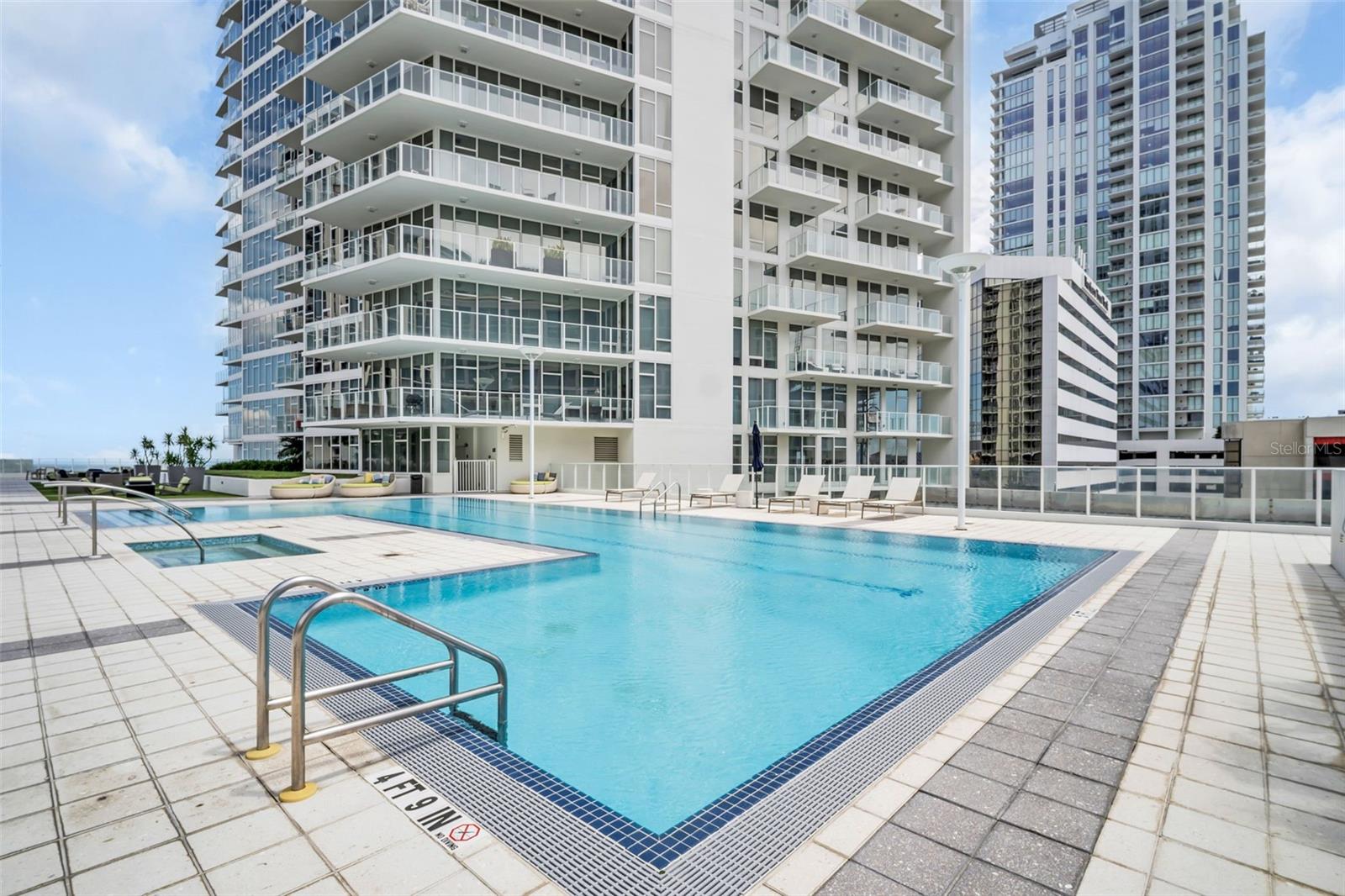 Image 32 of 46 For 175 1st Street S 905