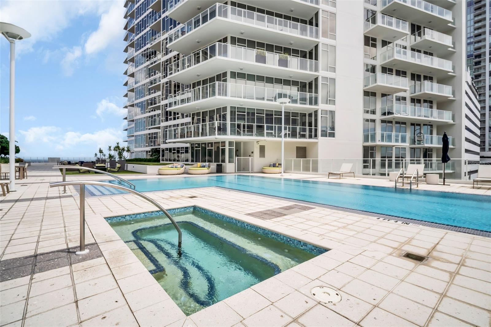 Image 33 of 46 For 175 1st Street S 905