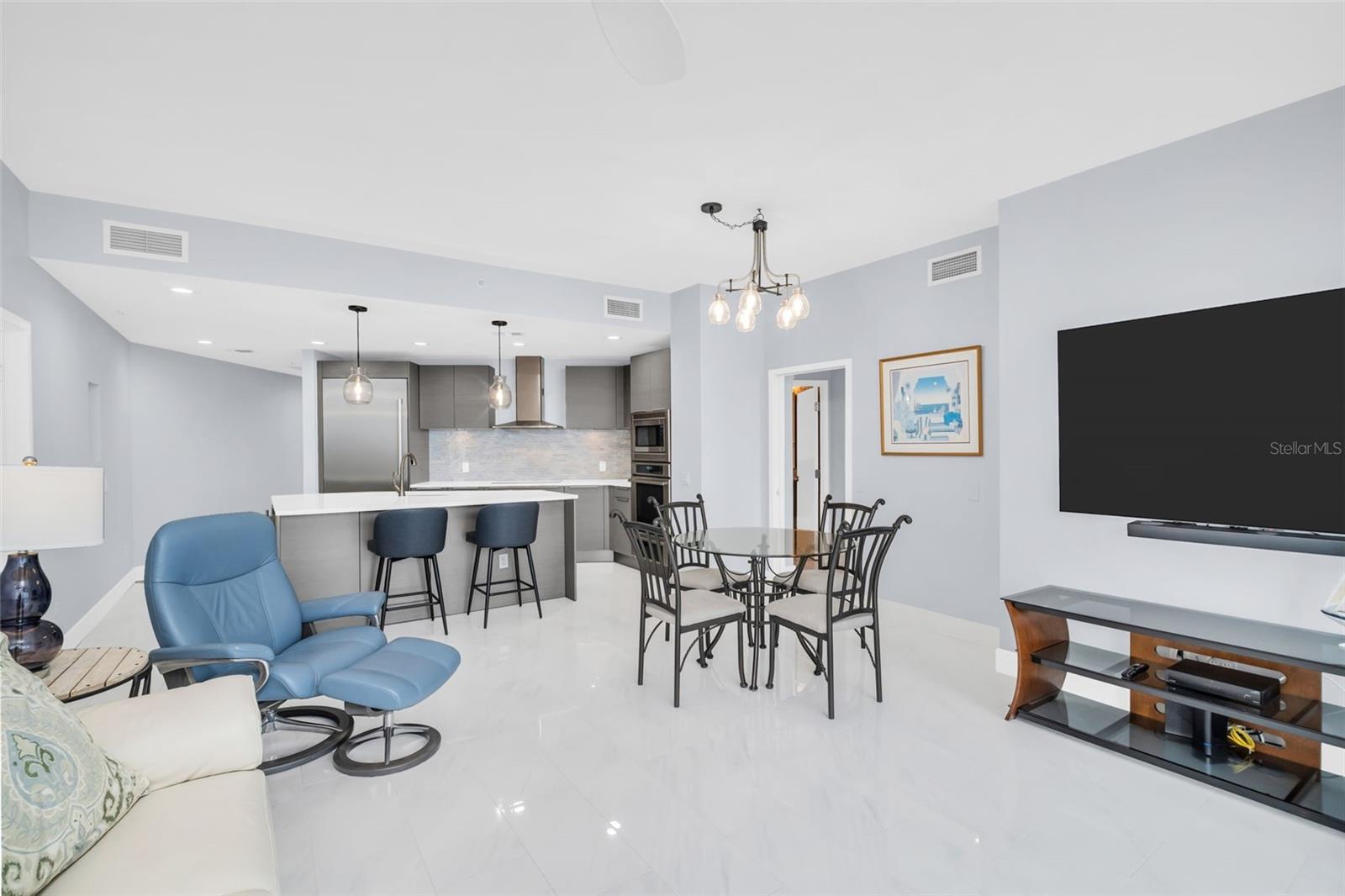 Image 6 of 46 For 175 1st Street S 905