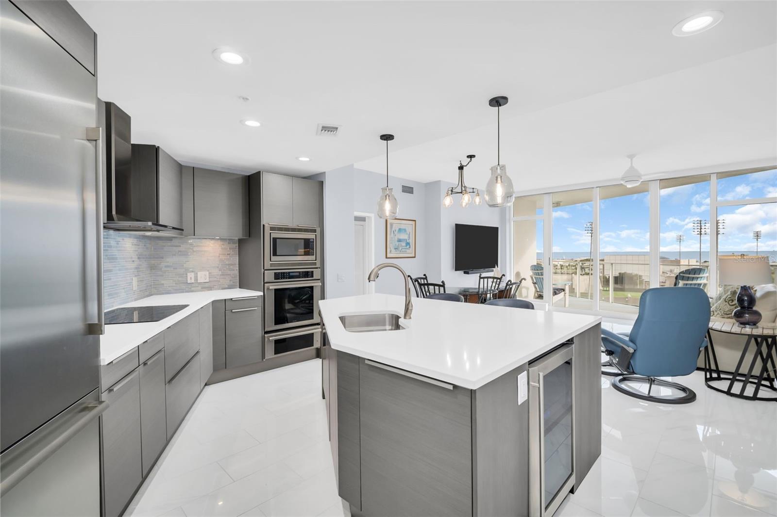 Image 8 of 46 For 175 1st Street S 905