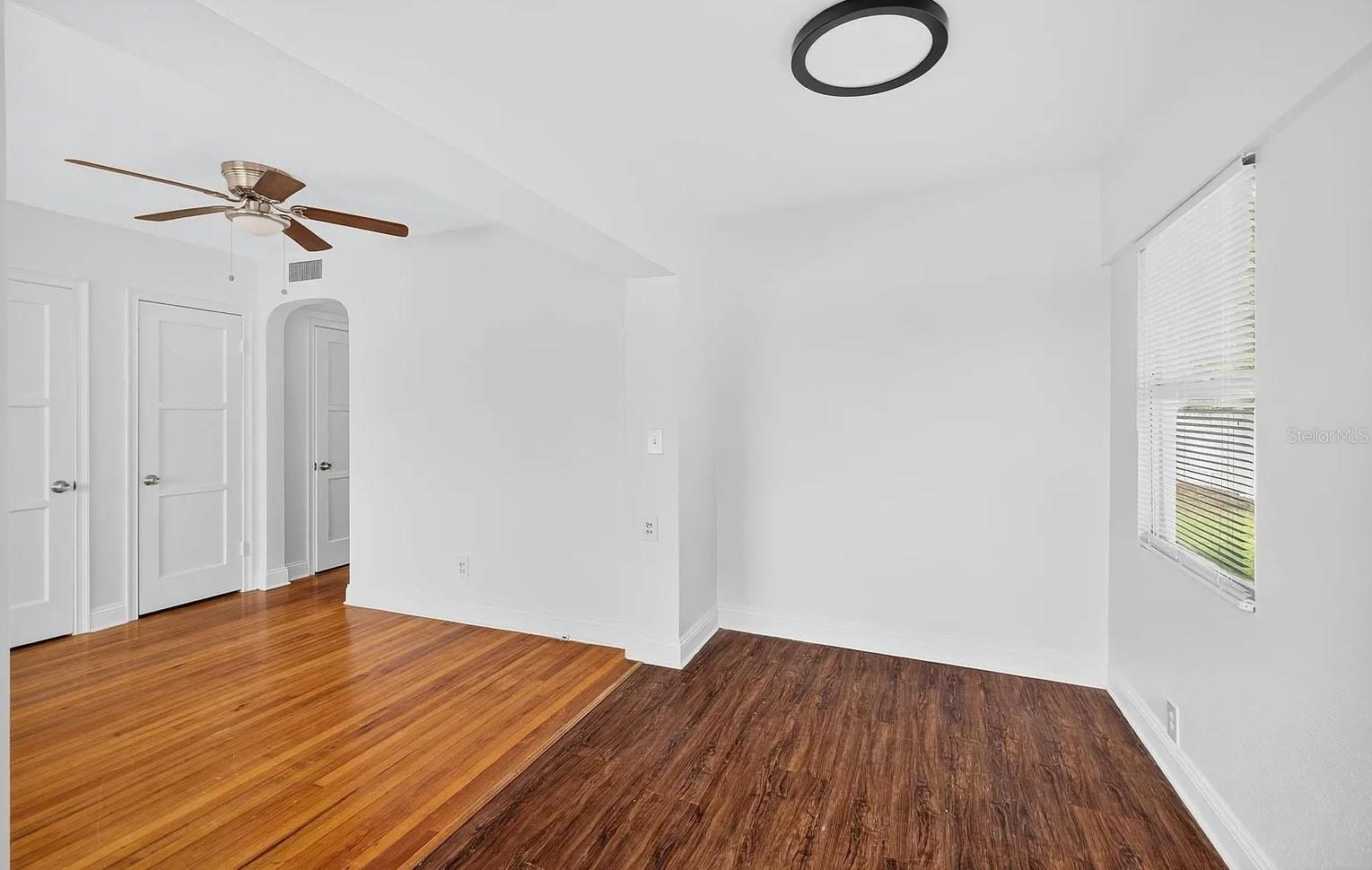 Image 3 of 20 For 5517 Gulfport Boulevard S 5517