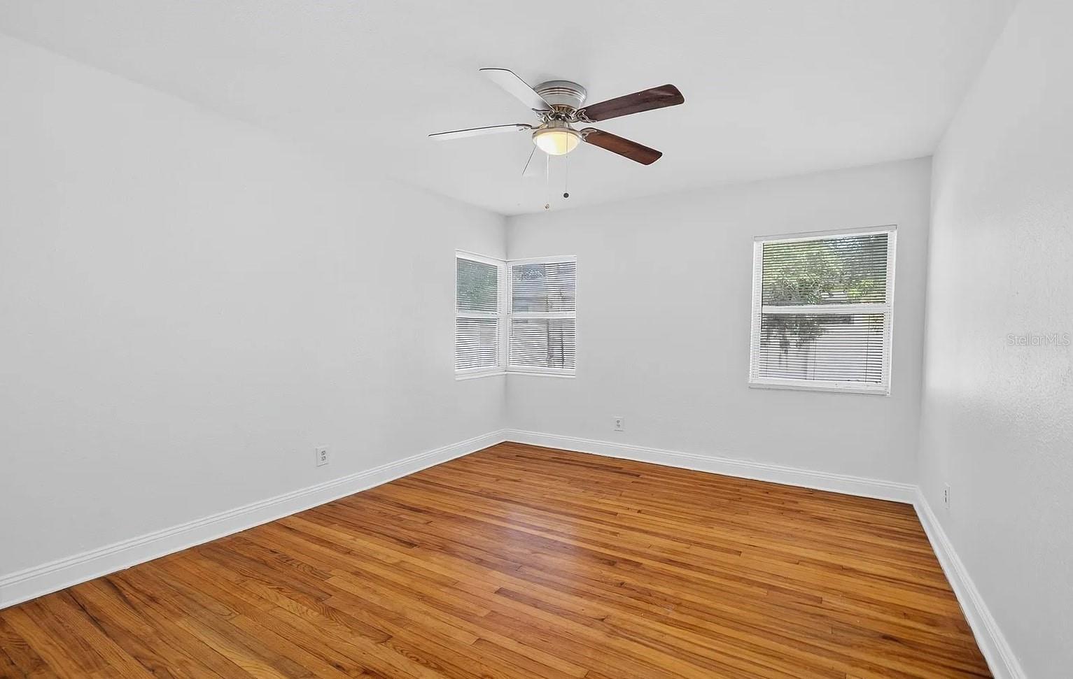 Image 7 of 20 For 5517 Gulfport Boulevard S 5517