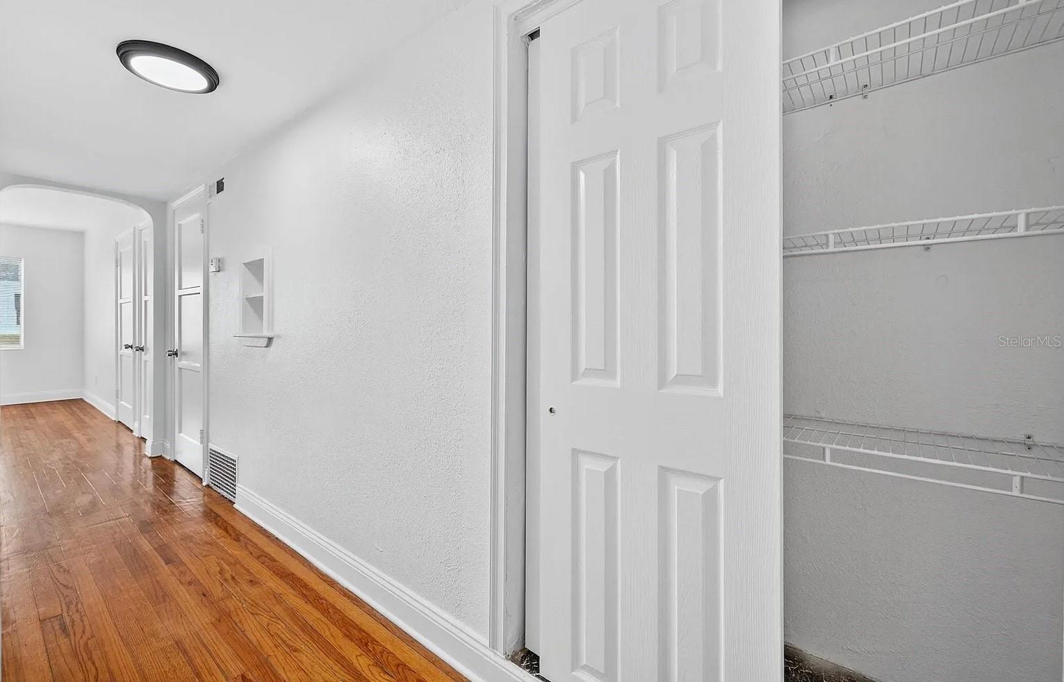 Image 9 of 20 For 5517 Gulfport Boulevard S 5517