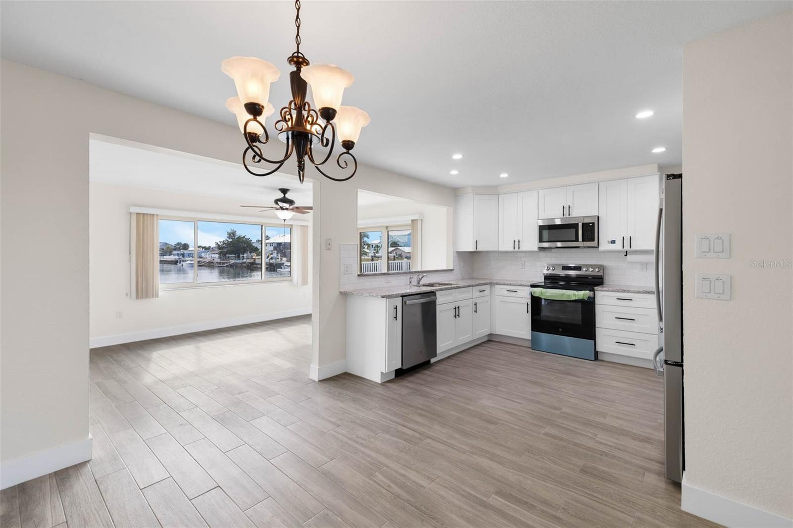 Image 10 of 35 For 3476 Gulfview Drive