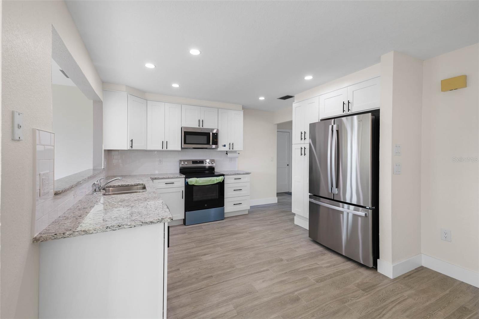 Image 11 of 35 For 3476 Gulfview Drive