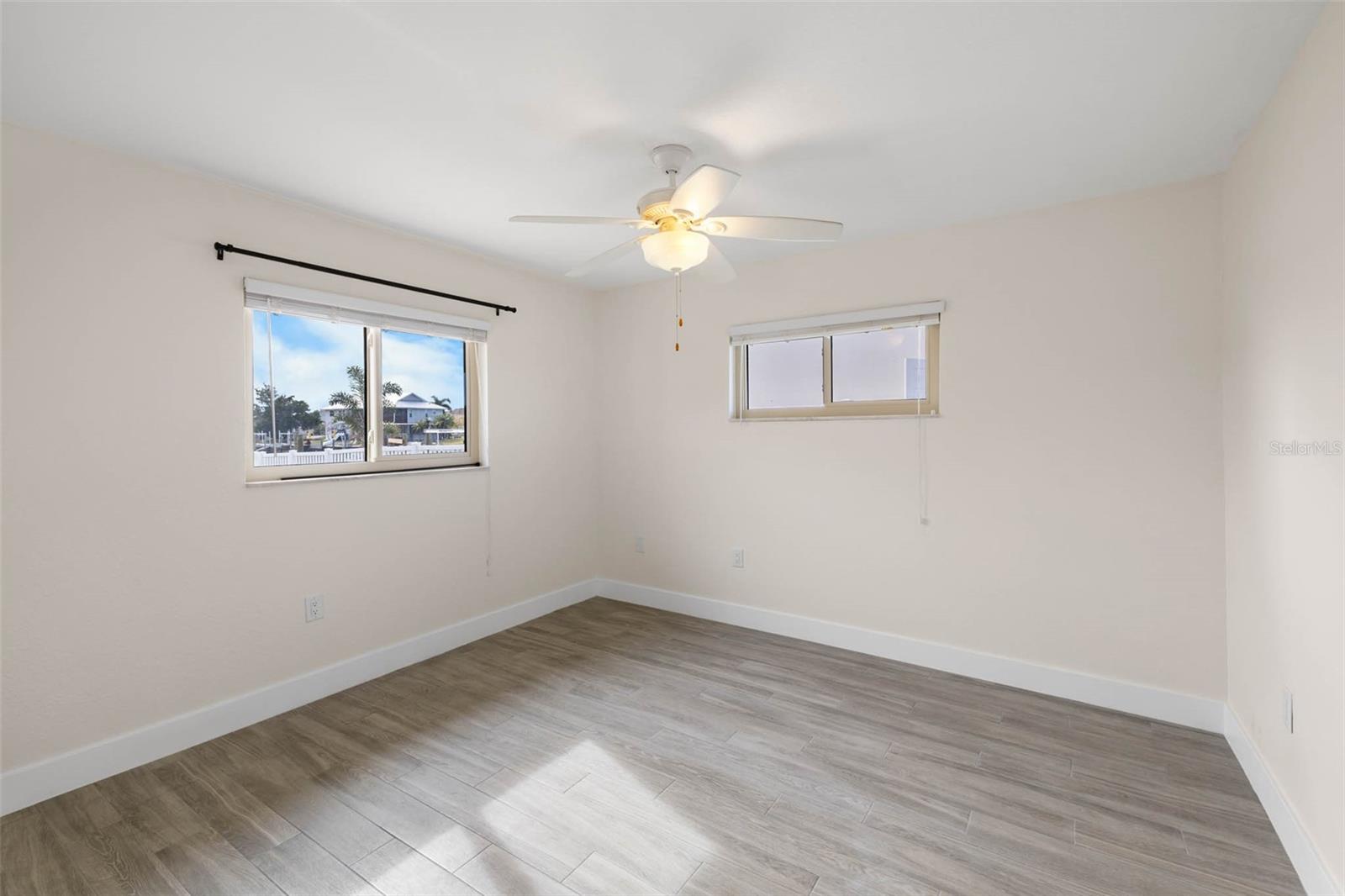 Image 16 of 35 For 3476 Gulfview Drive