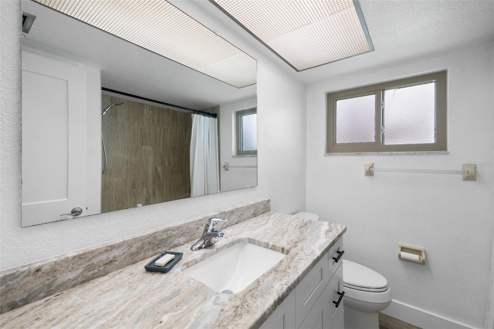 Image 23 of 35 For 3476 Gulfview Drive