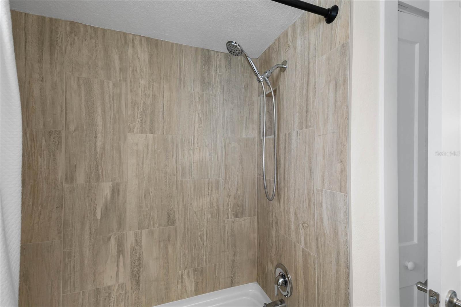 Image 24 of 35 For 3476 Gulfview Drive