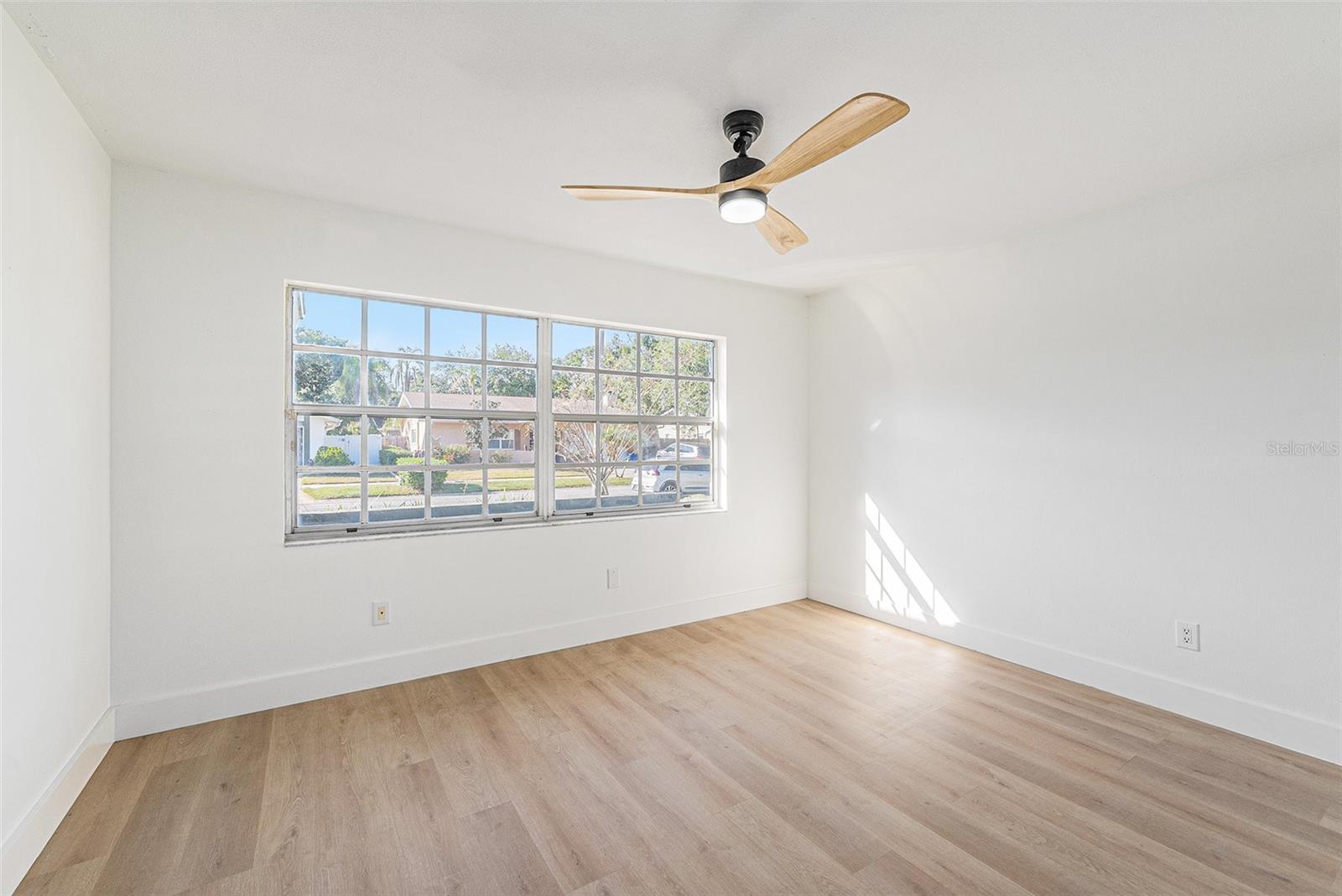 Image 13 of 20 For 11707 Cypress Park Street