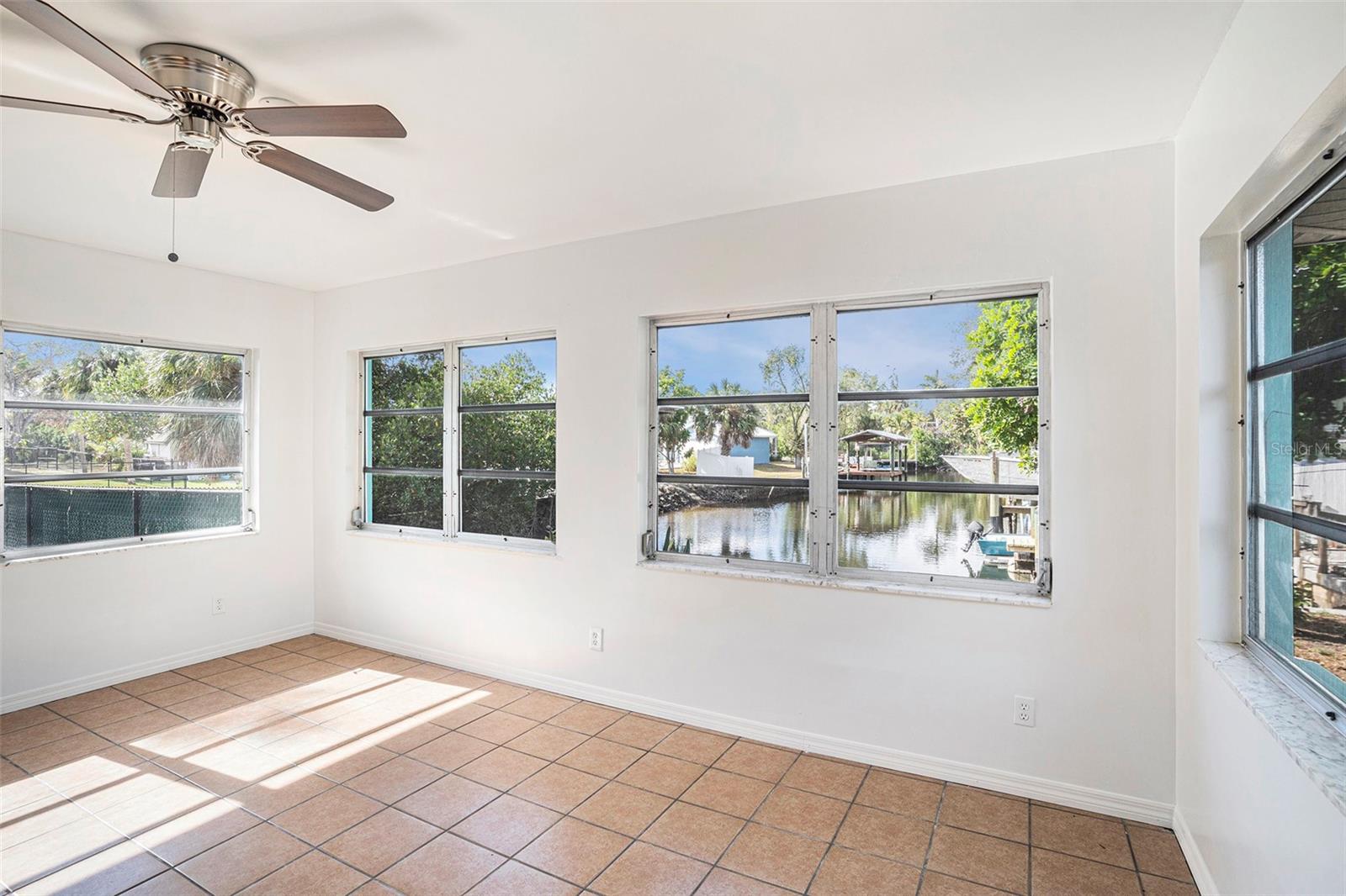 Image 5 of 16 For 301 Carlyle Boulevard