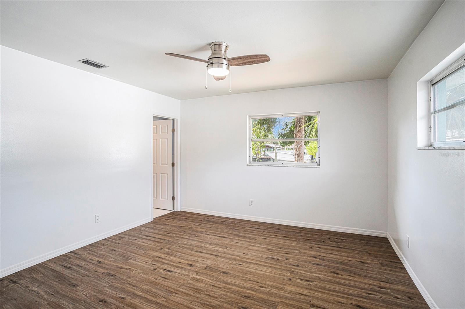 Image 9 of 16 For 301 Carlyle Boulevard